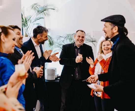 �arodej, �arovnik, iluzionist, moderator, stand-up, sam sebastian, �arovnije za odrasle, poslovni dogodek, organizacija dogodka, event management, show, abraham, poroka, praznovanje, prireditev, organizacija prireditve